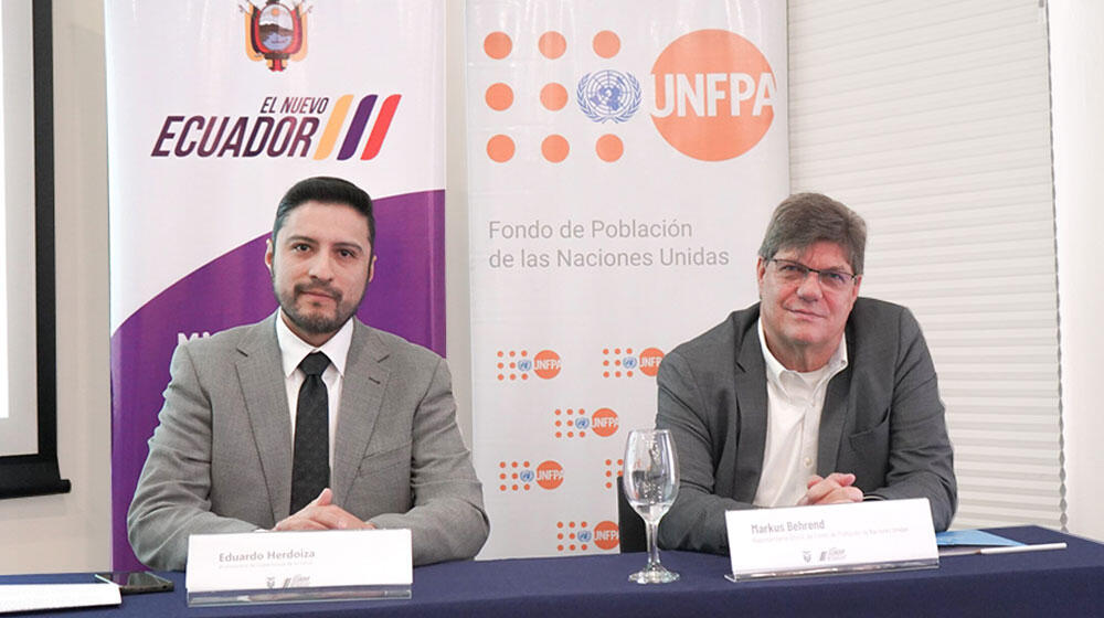 Viceministro de Salud, Eduardo Herdoiza y representante del UNFPA, Markus Behrend