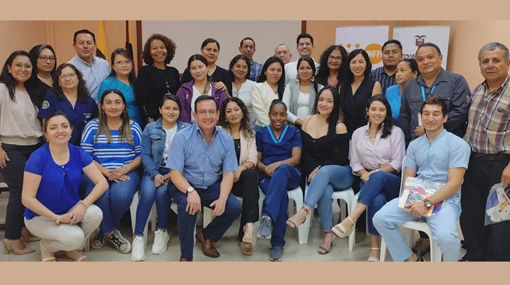 Foto grupal de las personas participantes del curso y facilitadores