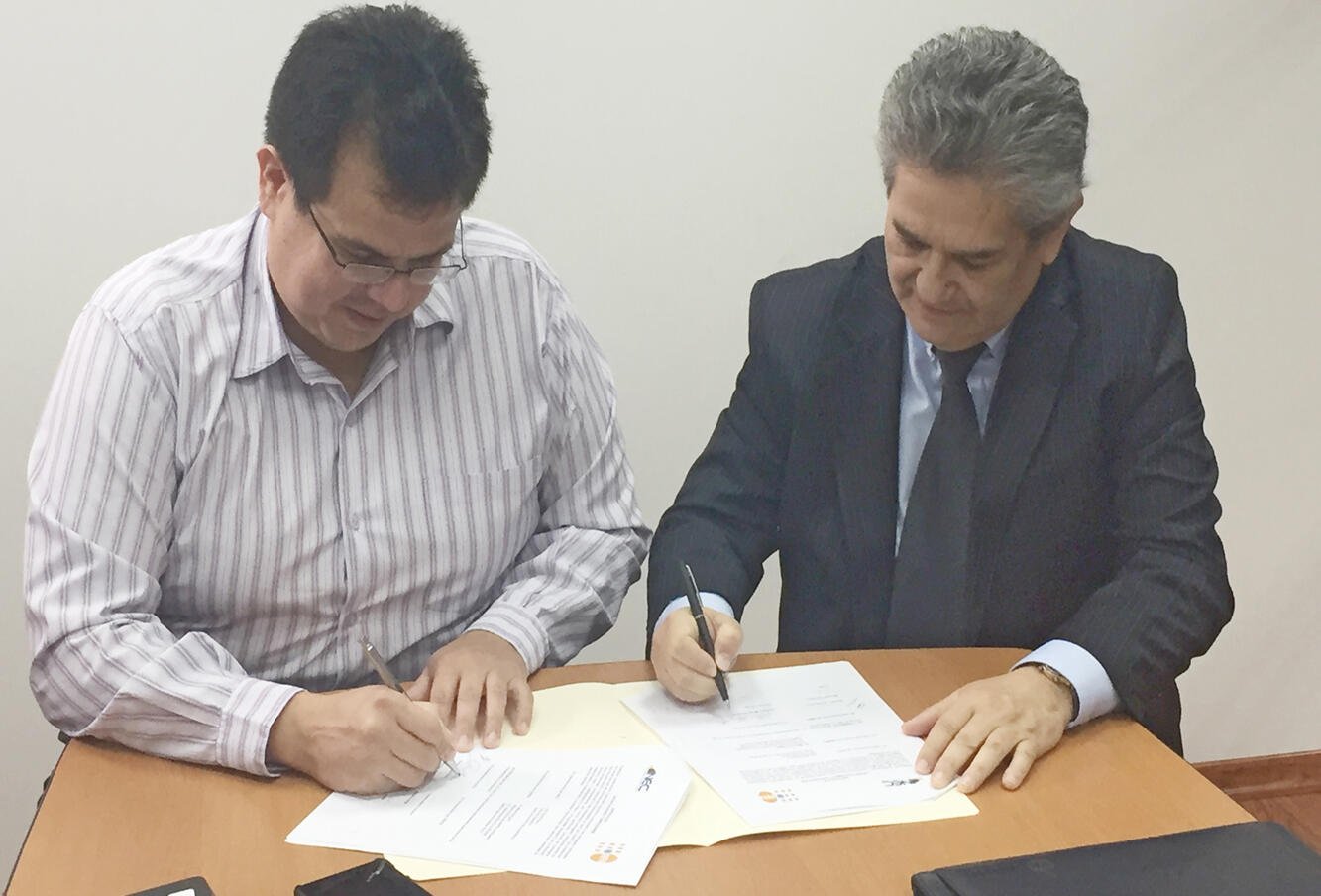 Firma de cooperación UNFPA - INEC