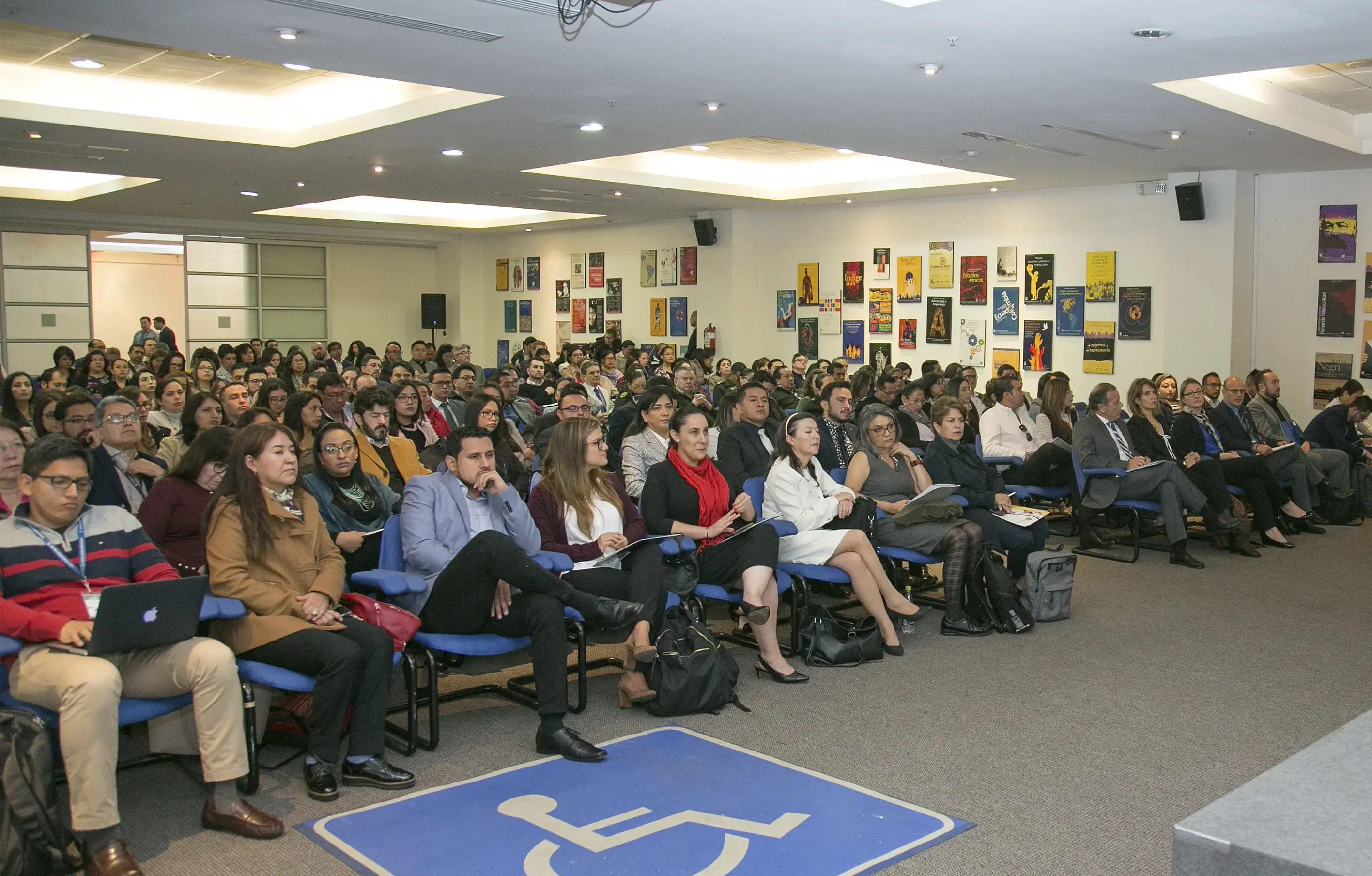 Ecuador busca la sostenibilidad financiera del sistema público de salud