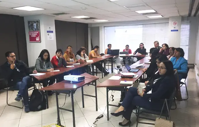 Carreras de Obstetricia presentan rediseño curricular